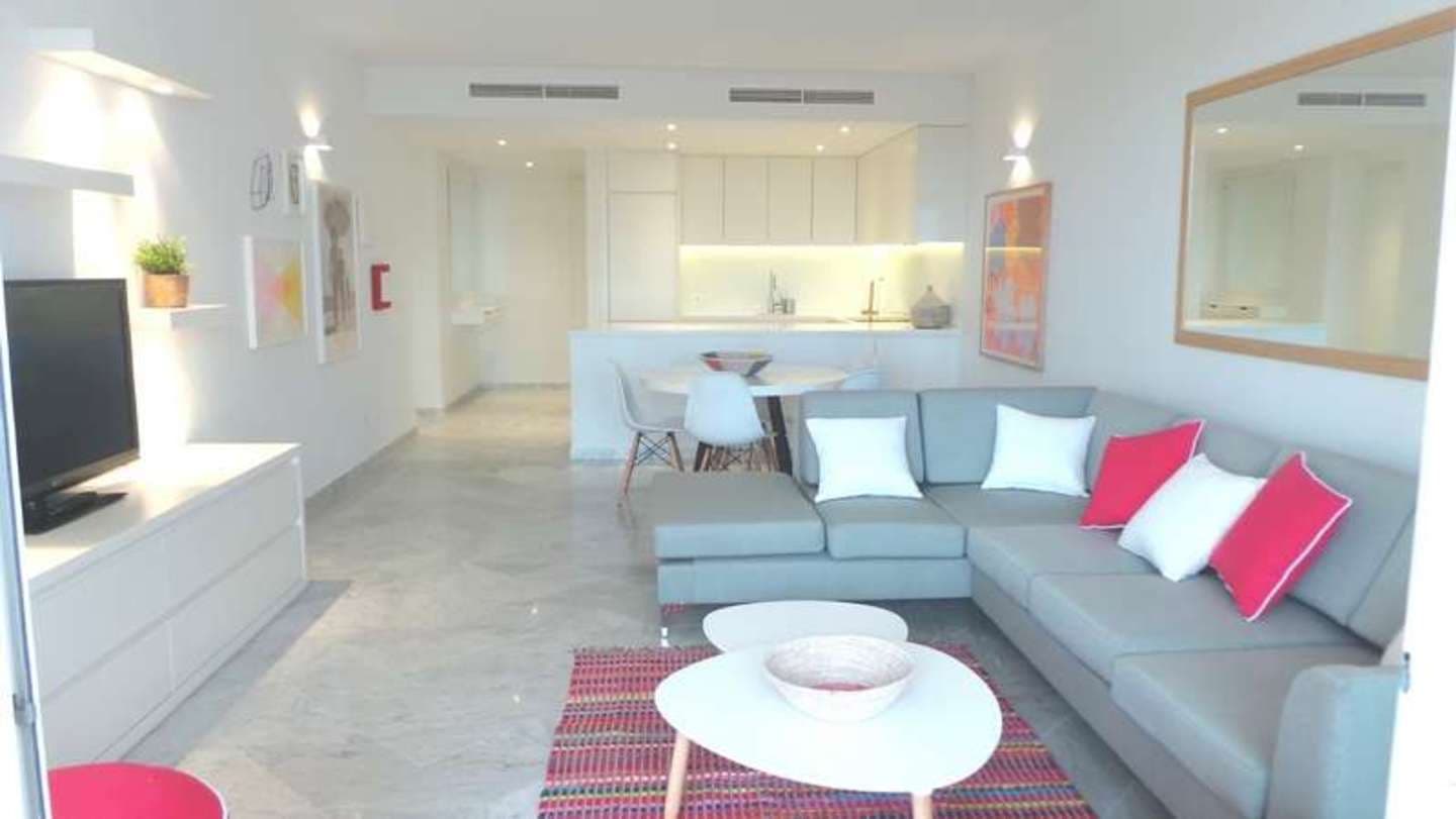 3-bedroom apartment in Marina Puente Romano