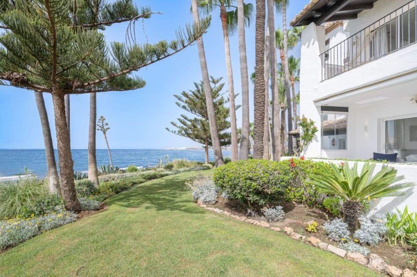 3-bedroom apartment in Marina Puente Romano