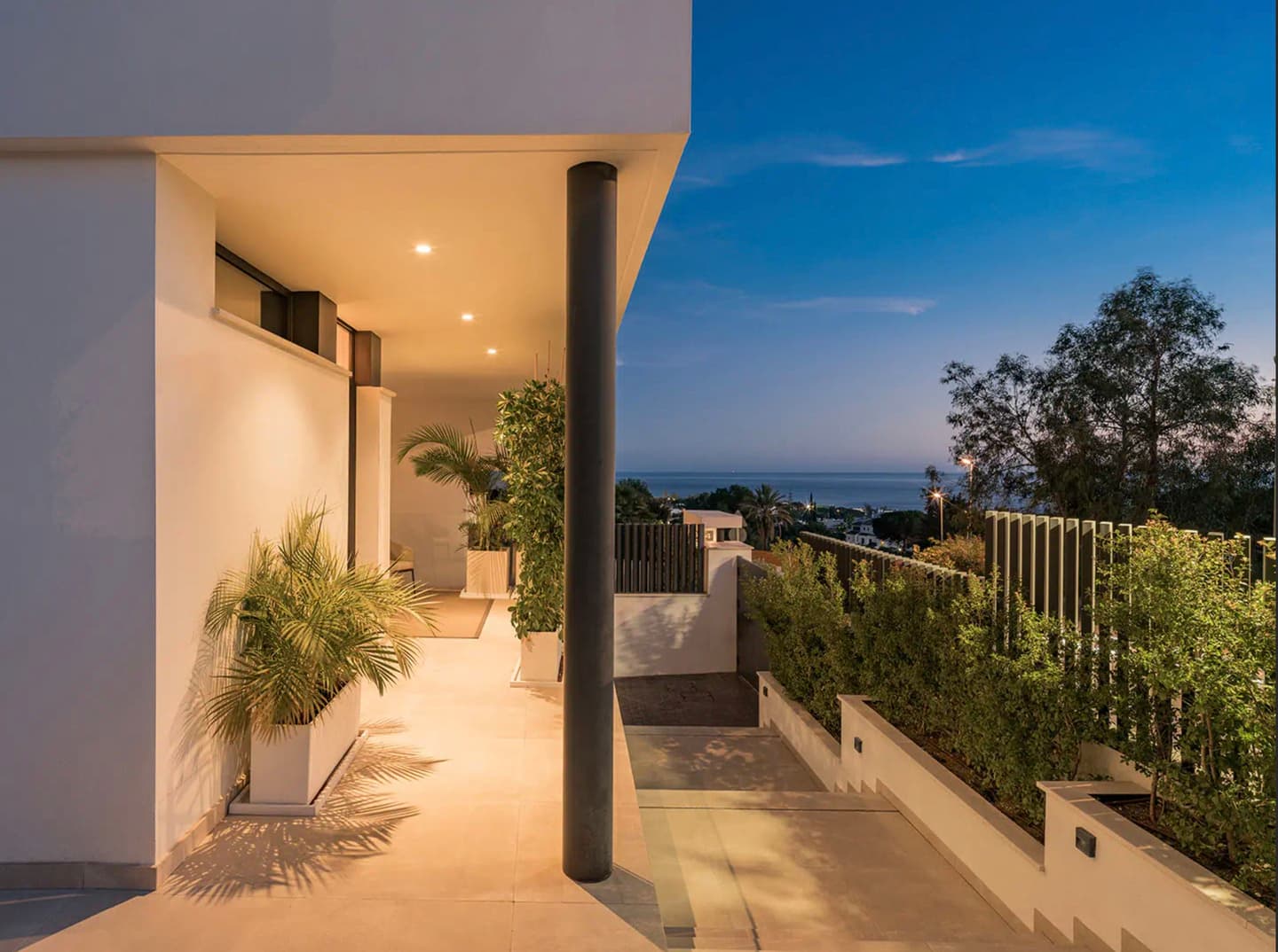 4-bedroom villa in Sierra Blanca photo 1