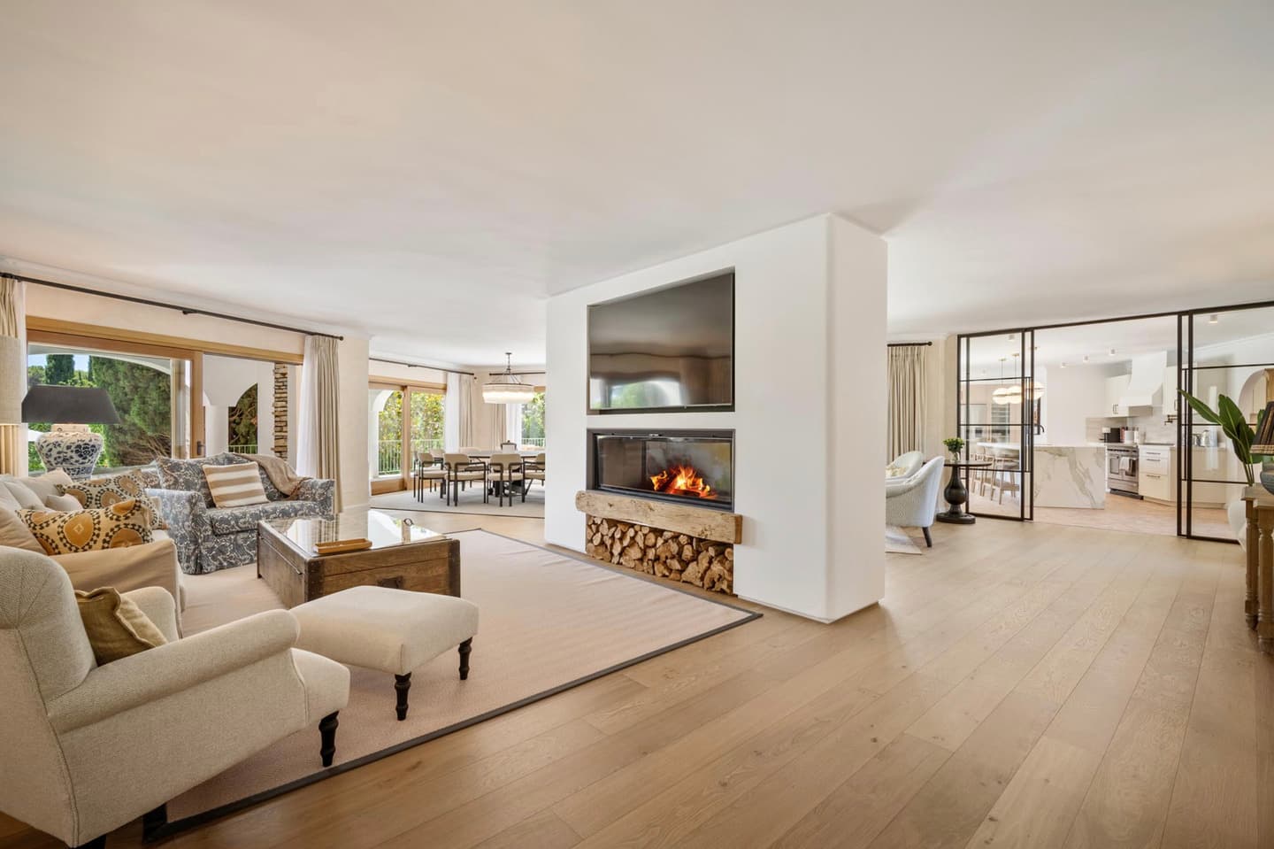 6-bedroom villa in Golden Mile photo 1