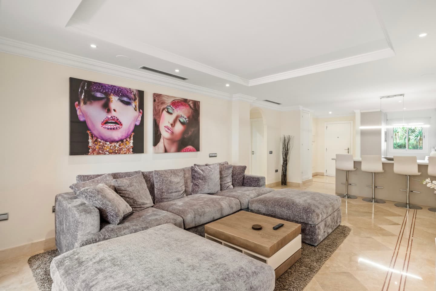 2-bedroom apartment in Marbella photo 1