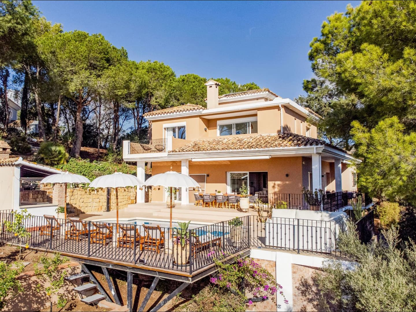 4-bedroom villa in Marbella photo 1