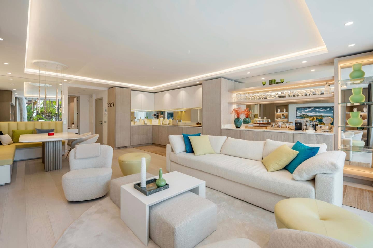 3-bedroom apartment in Marina Puente Romano photo 1