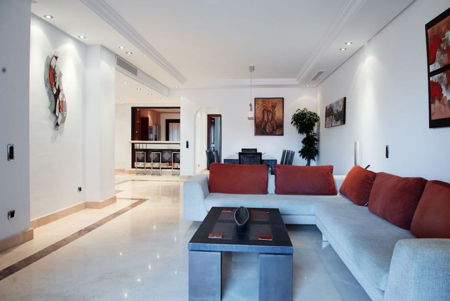 3-bedroom penthouse in Torre Bermeja
