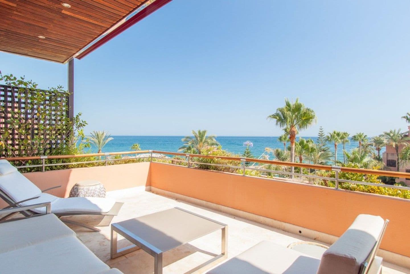 3-bedroom penthouse in Malibu