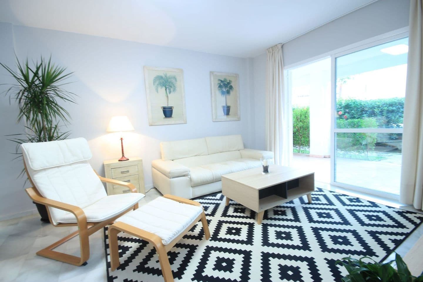 2-bedroom apartment in Marbella photo 1