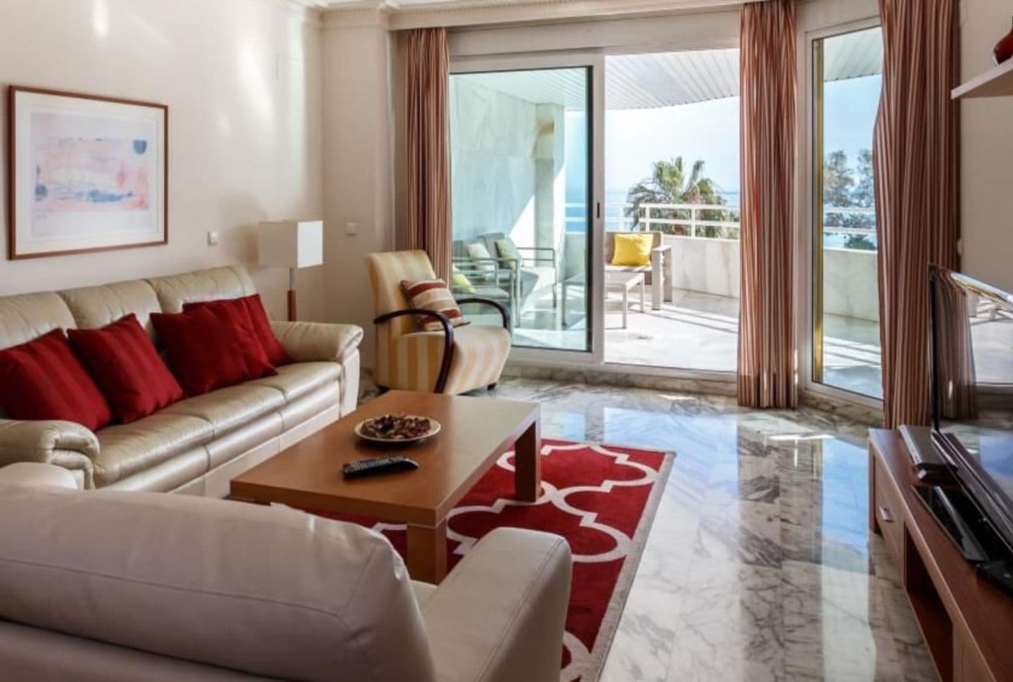 1-bedroom apartment in Marbella photo 1