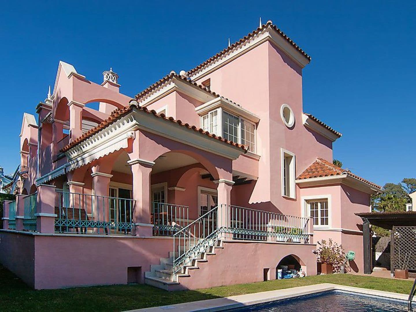 5-bedroom villa in Azalea Beach