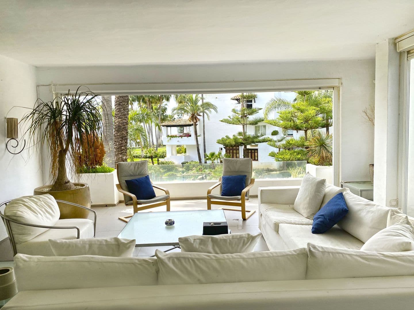 3-bedroom apartment in Marina Puente Romano photo 1