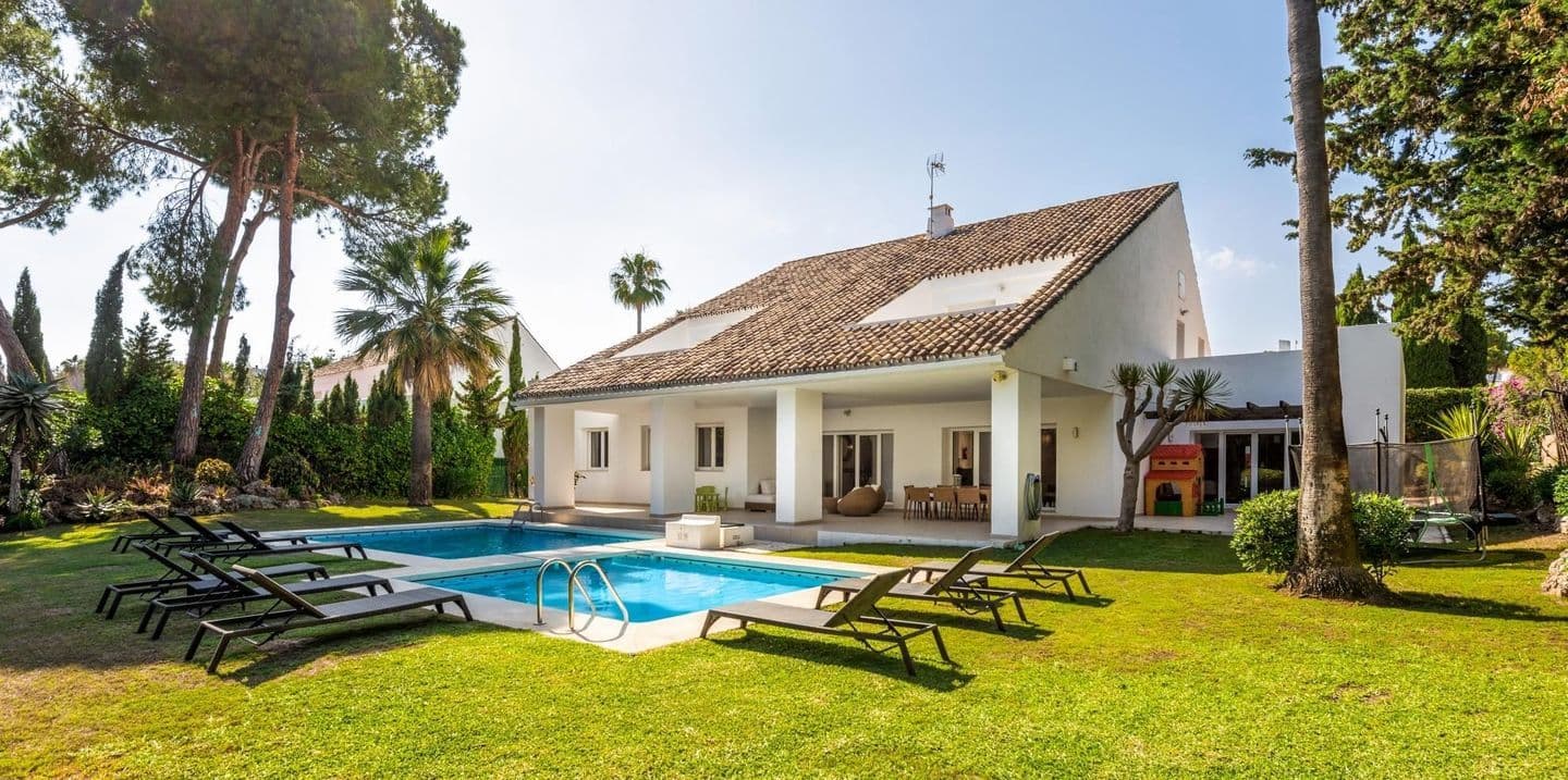 6-bedroom villa in Puerto Banus