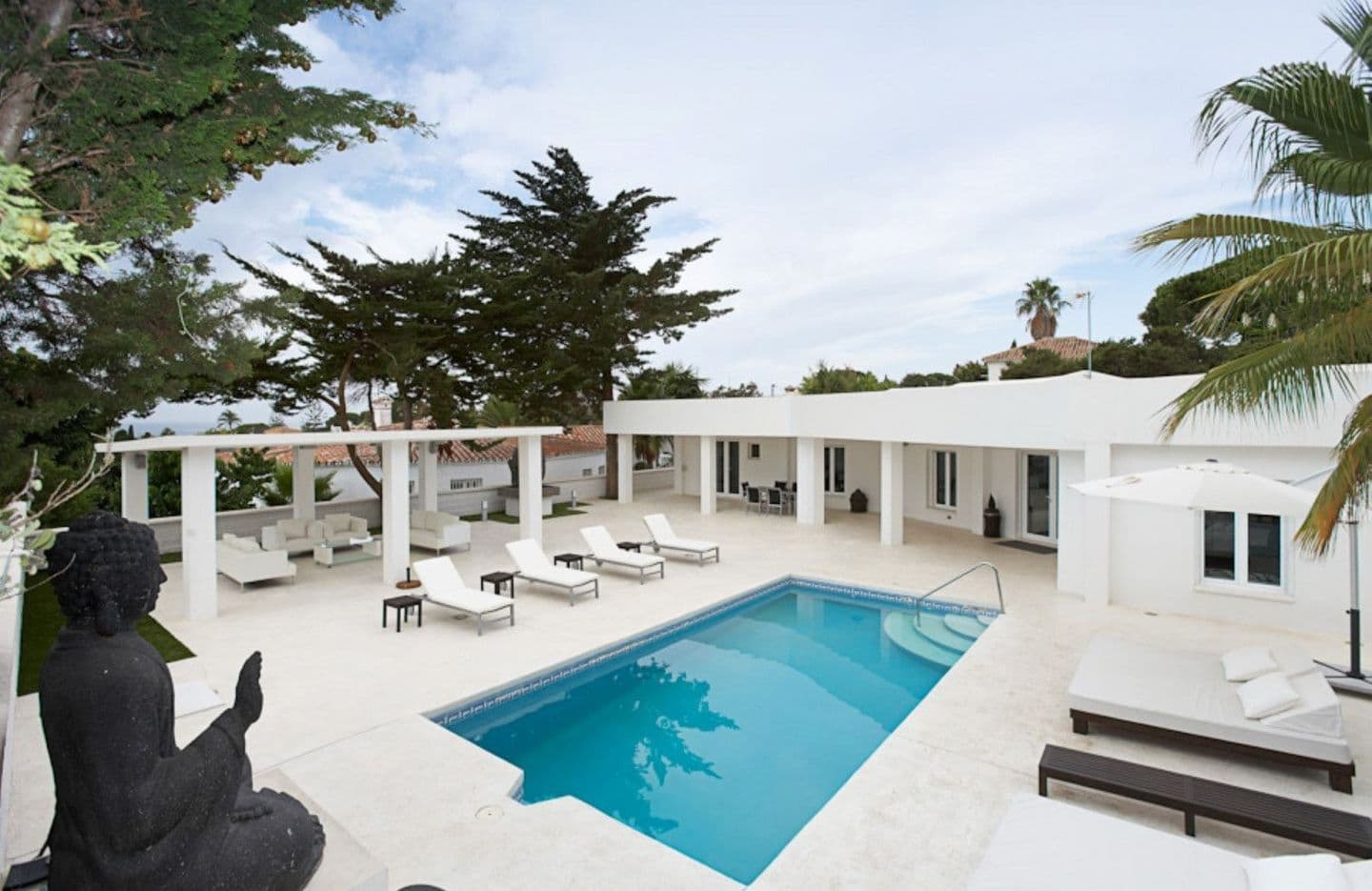 4-bedroom villa in Marbesa photo 1
