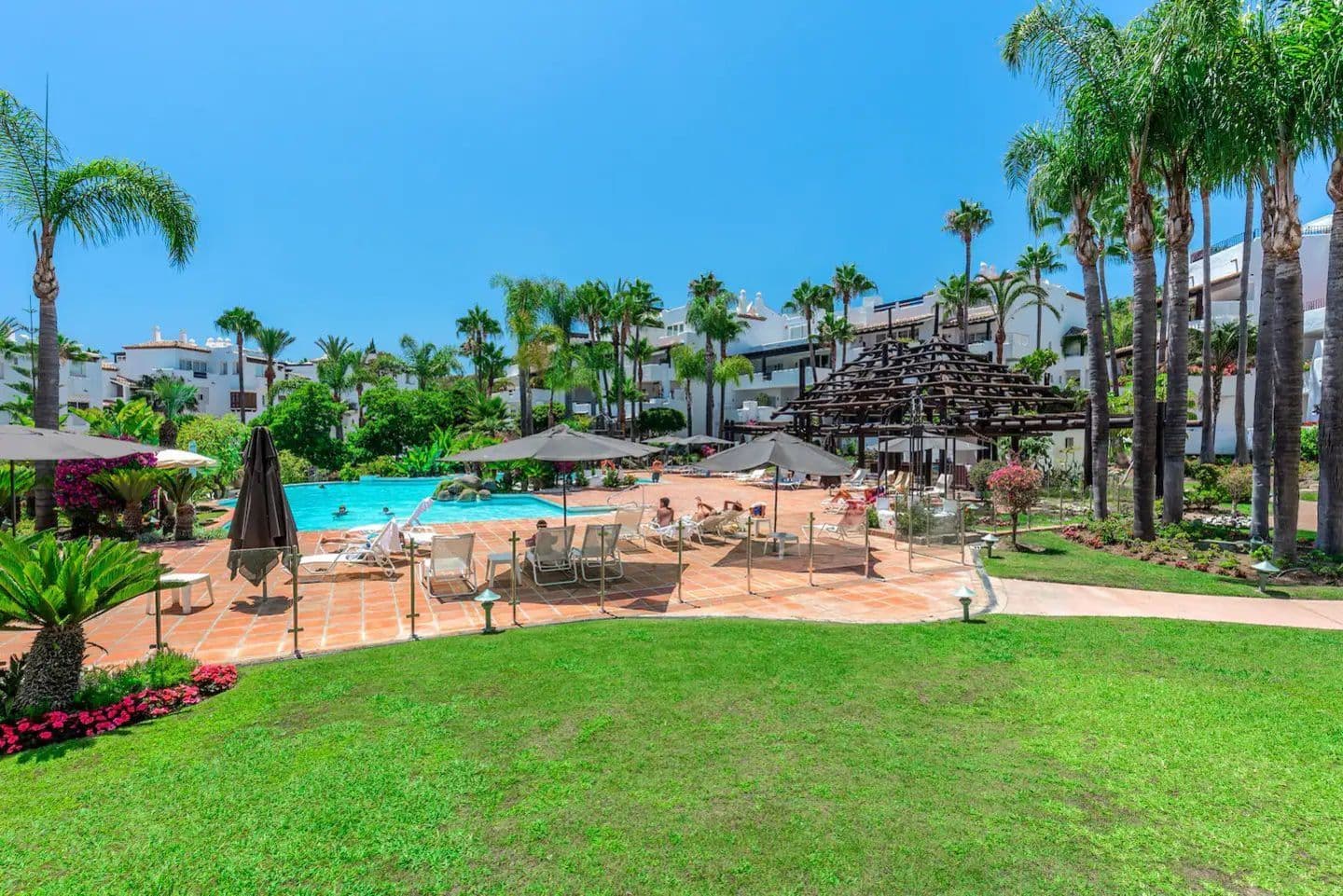 3-bedroom apartment in Marina Puente Romano photo 1