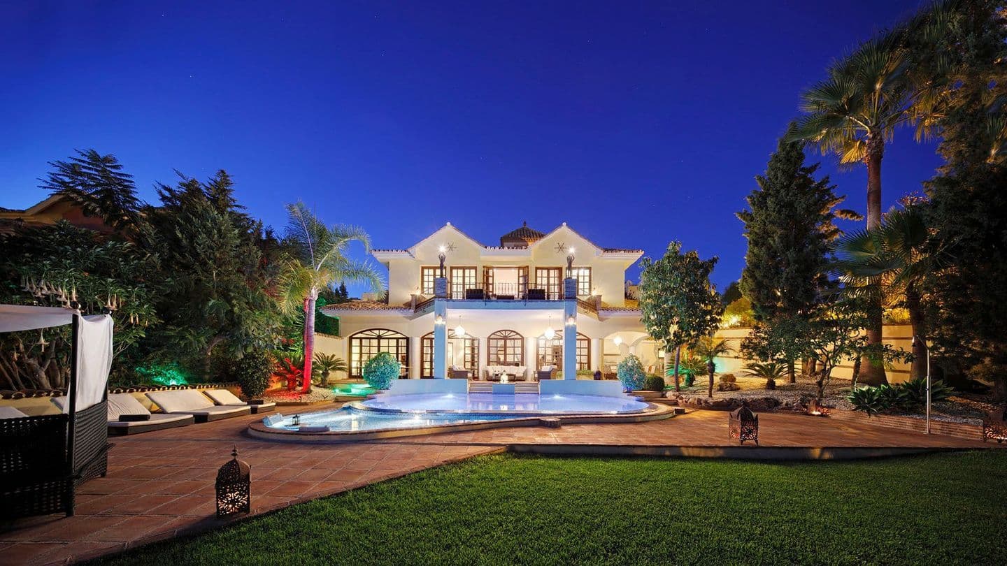 5-bedroom villa in Marbella photo 1