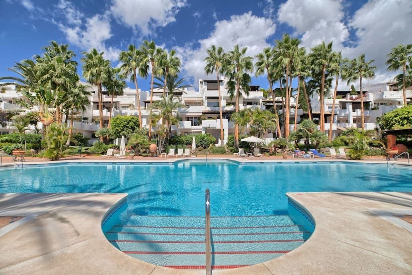 2-bedroom apartment in Marina Puente Romano photo 1