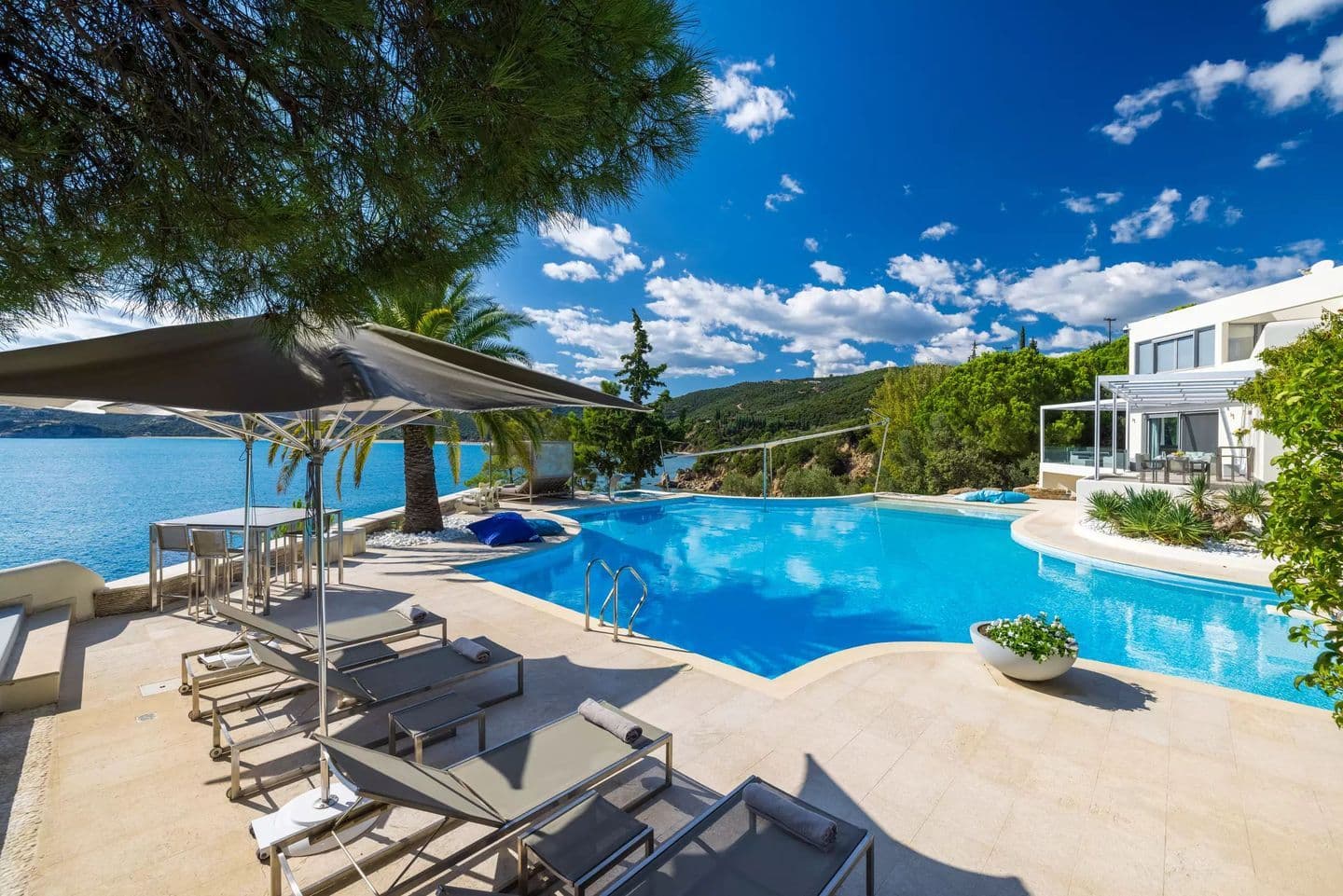 10-bedroom villa in Greece