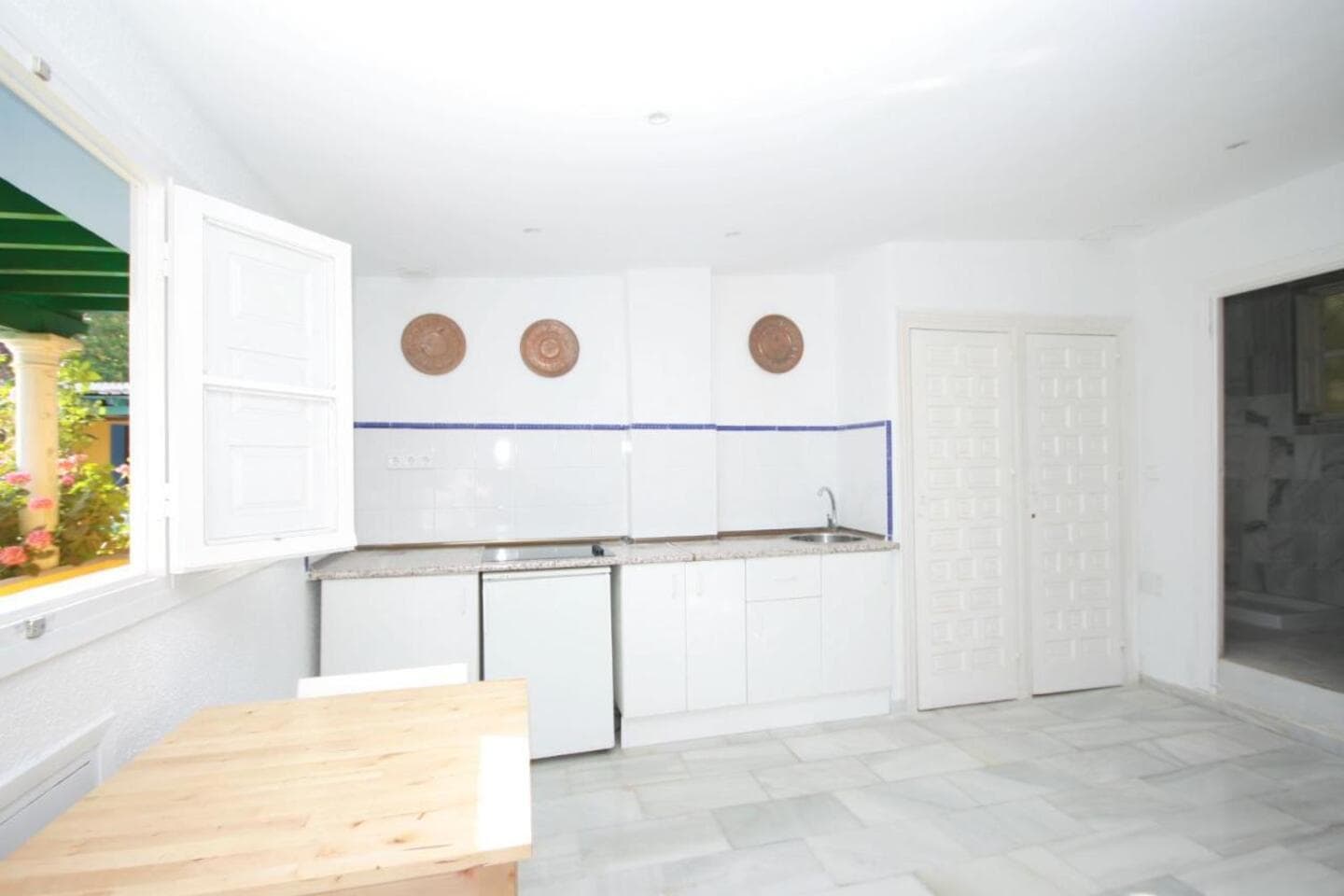 1-bedroom apartment in Azalea Beach photo 1