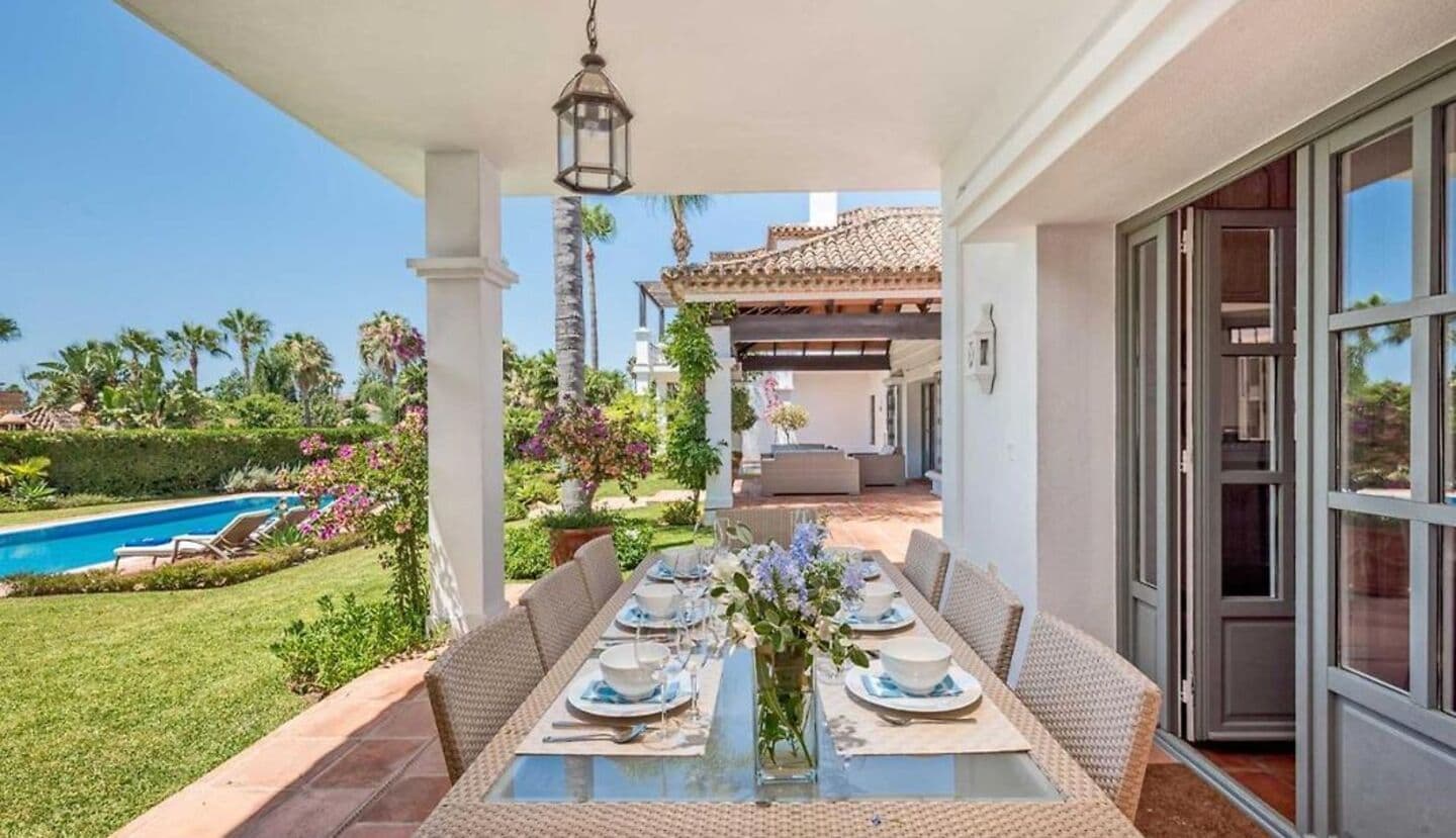 5-bedroom villa in Marbella photo 1