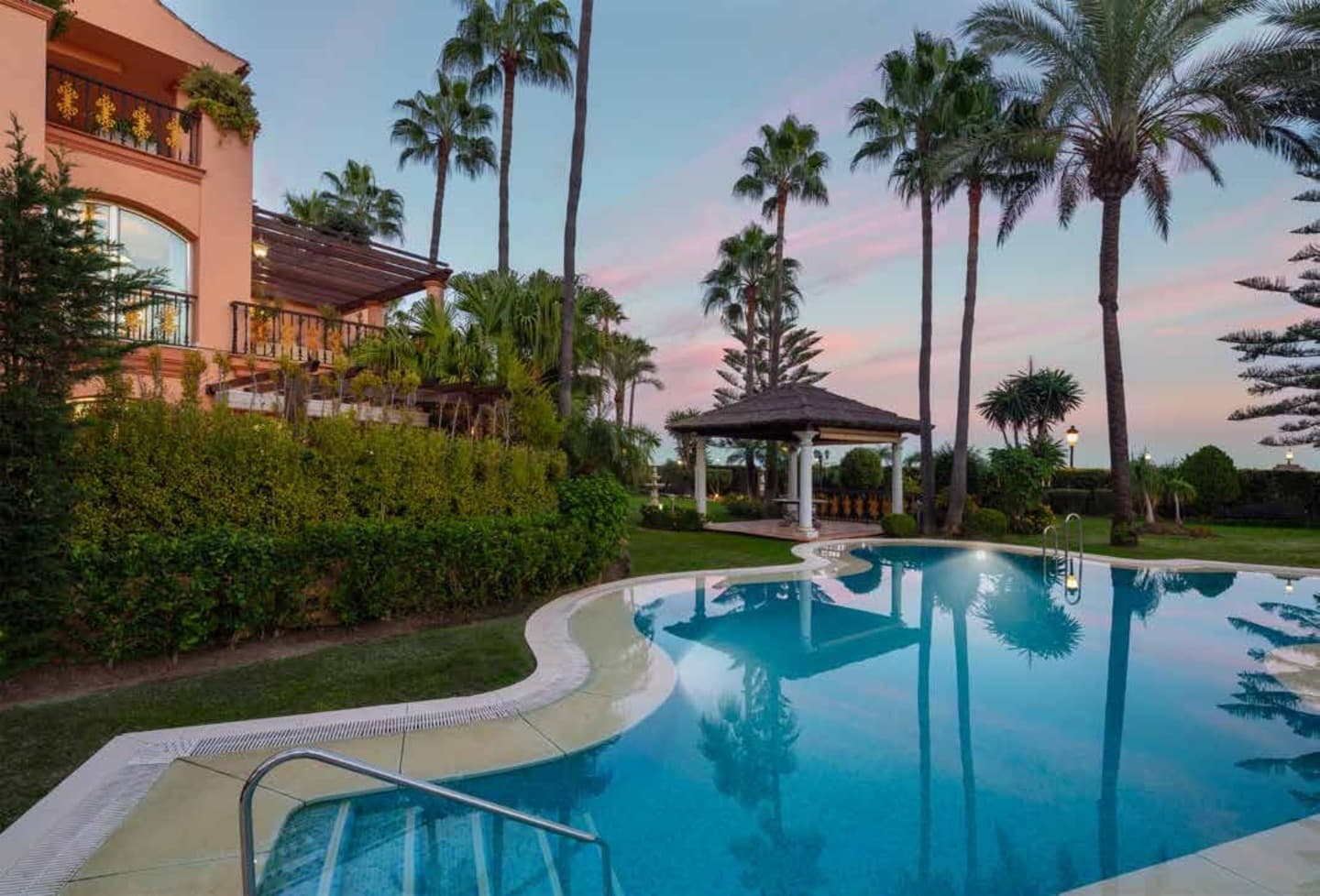 5-bedroom apartment in Puerto Banus