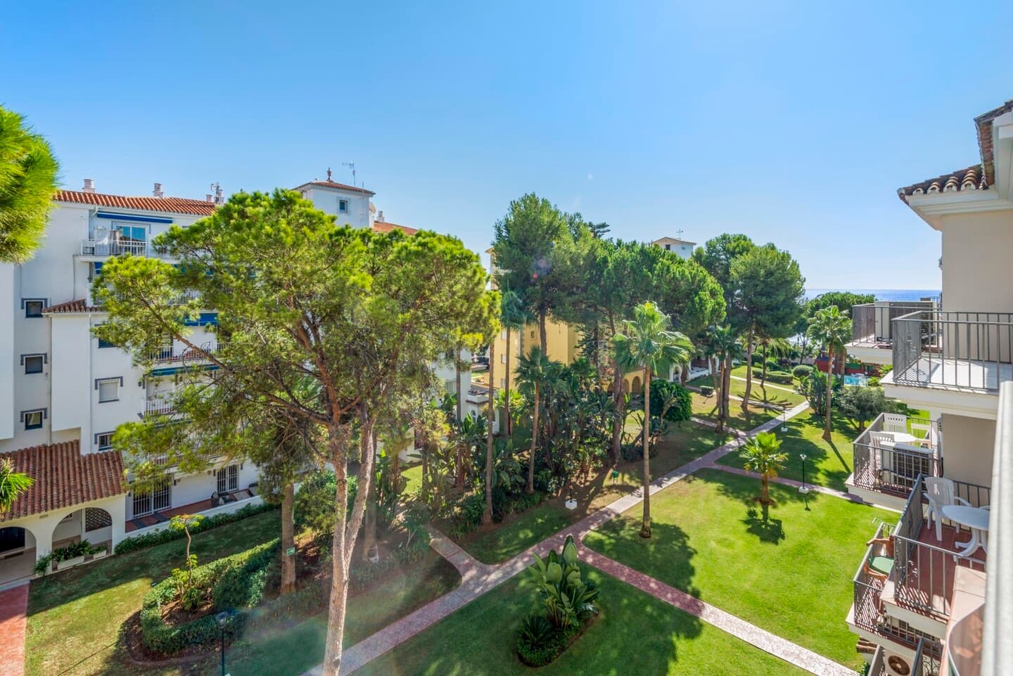 3-bedroom apartment in Andalucia del Mar photo 1