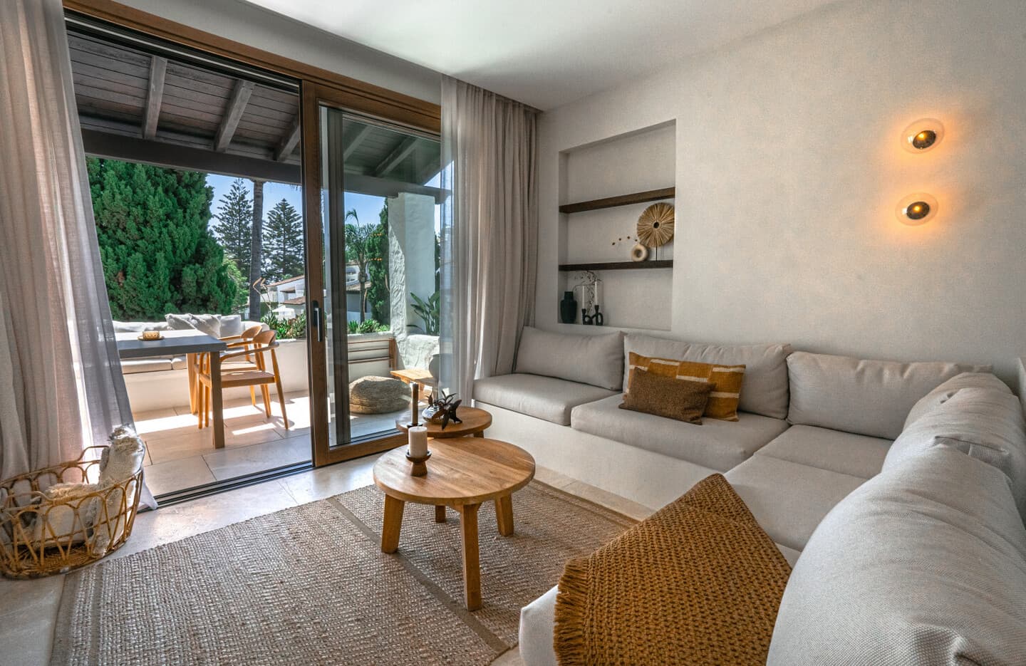 2-bedroom apartment in Puente Romano photo 1