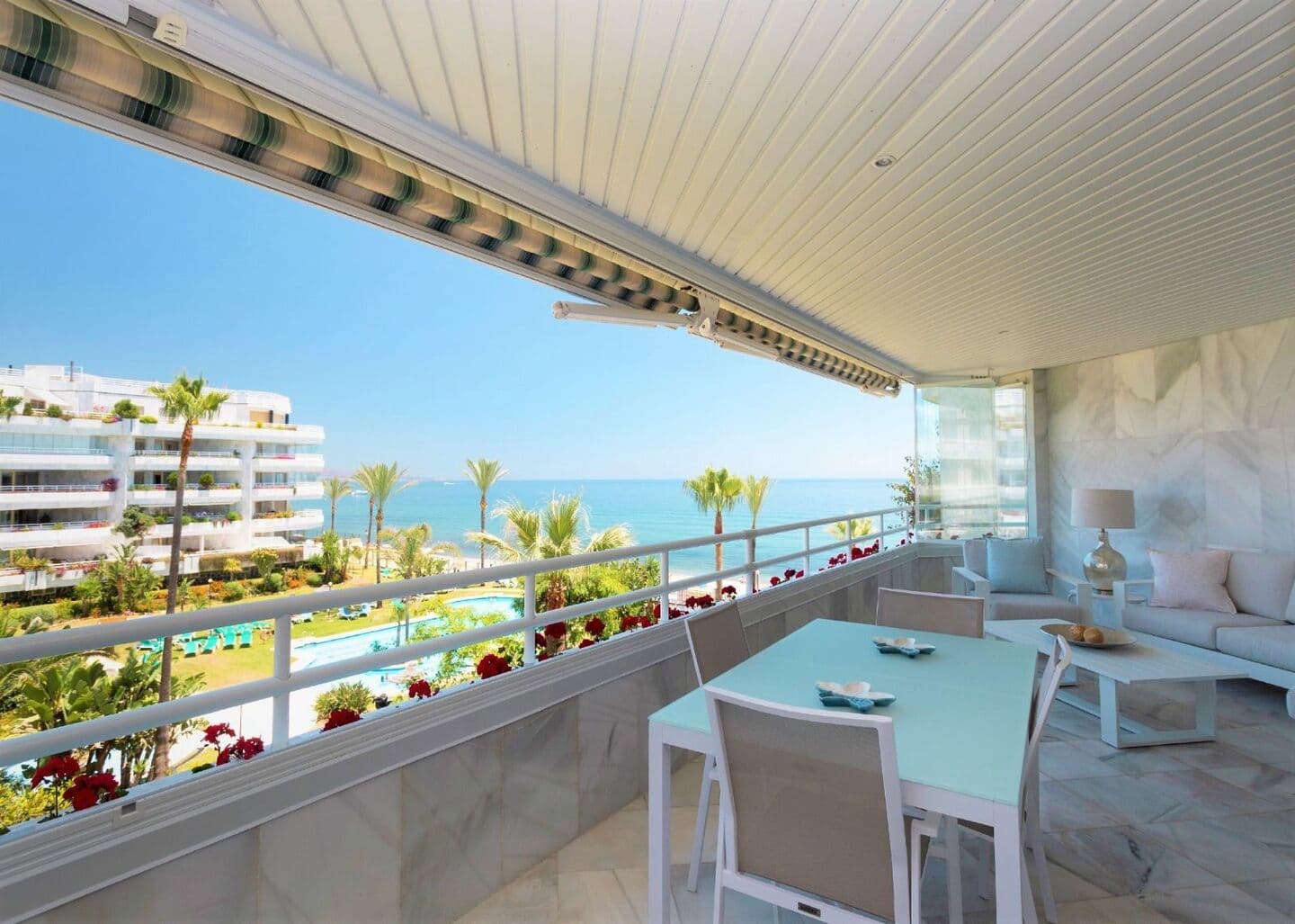 2-bedroom apartment in Esmeralda Playa photo 1