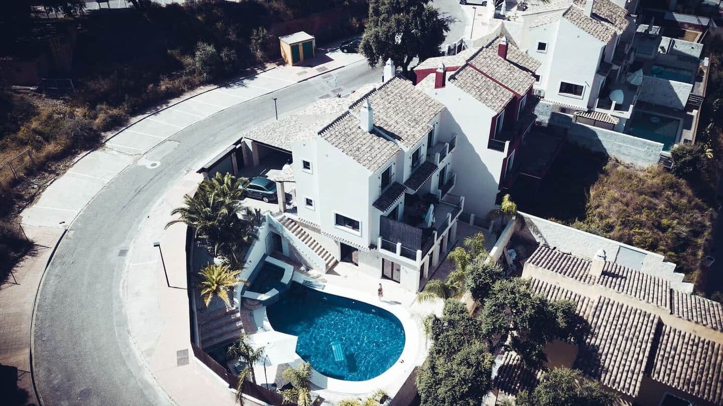 4-bedroom villa in La Mairena photo 1