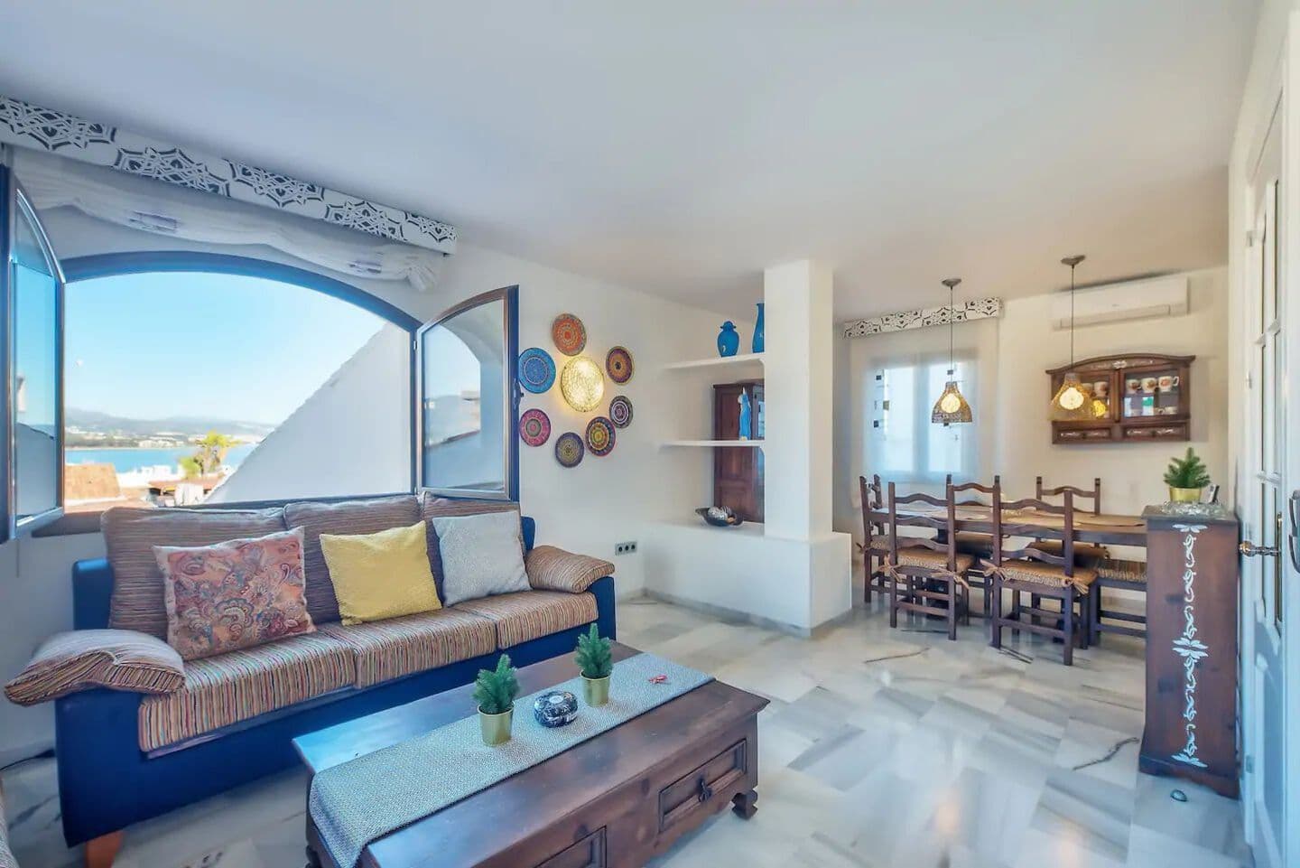2-bedroom apartment in Puerto Banus photo 1