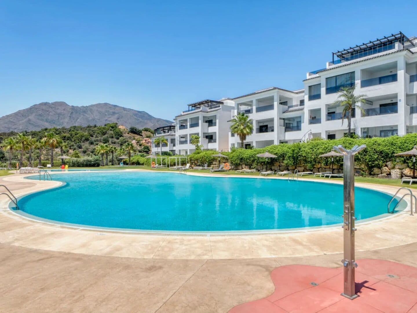 3-bedroom apartment in Estepona