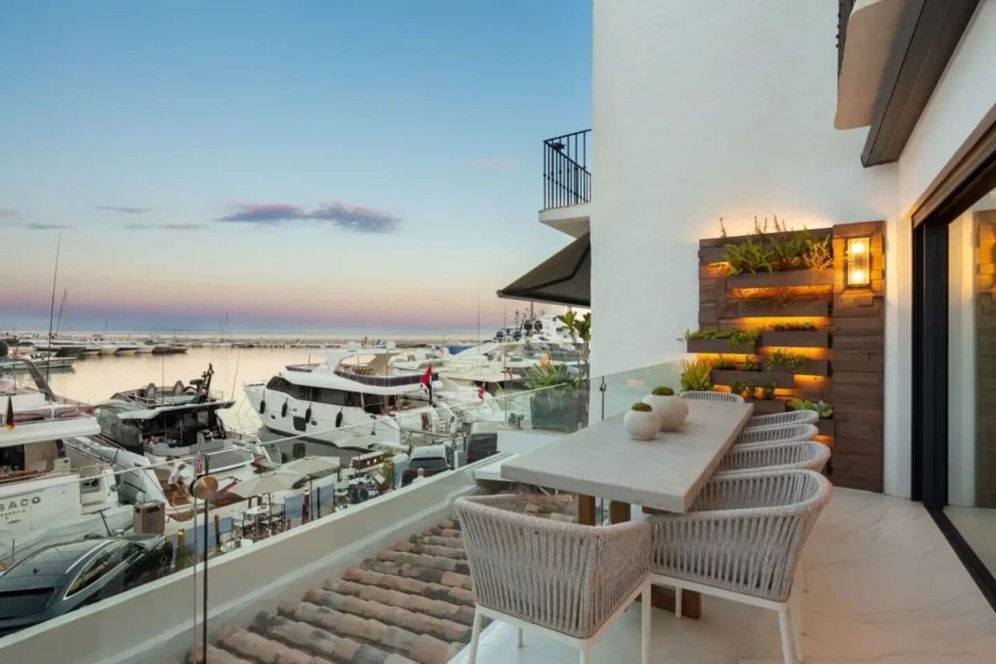 3-bedroom apartment in Puerto Banus photo 1