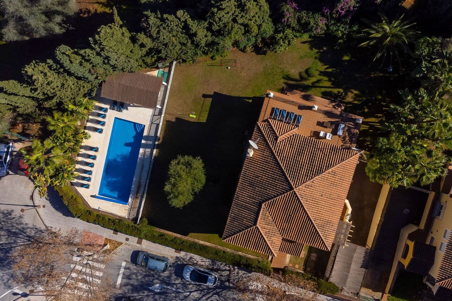 6-bedroom villa in Elviria photo 1