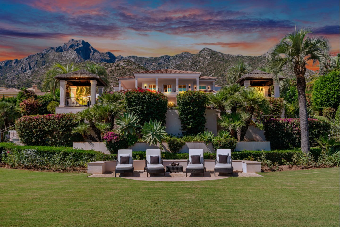 5-bedroom villa in Sierra Blanca photo 1