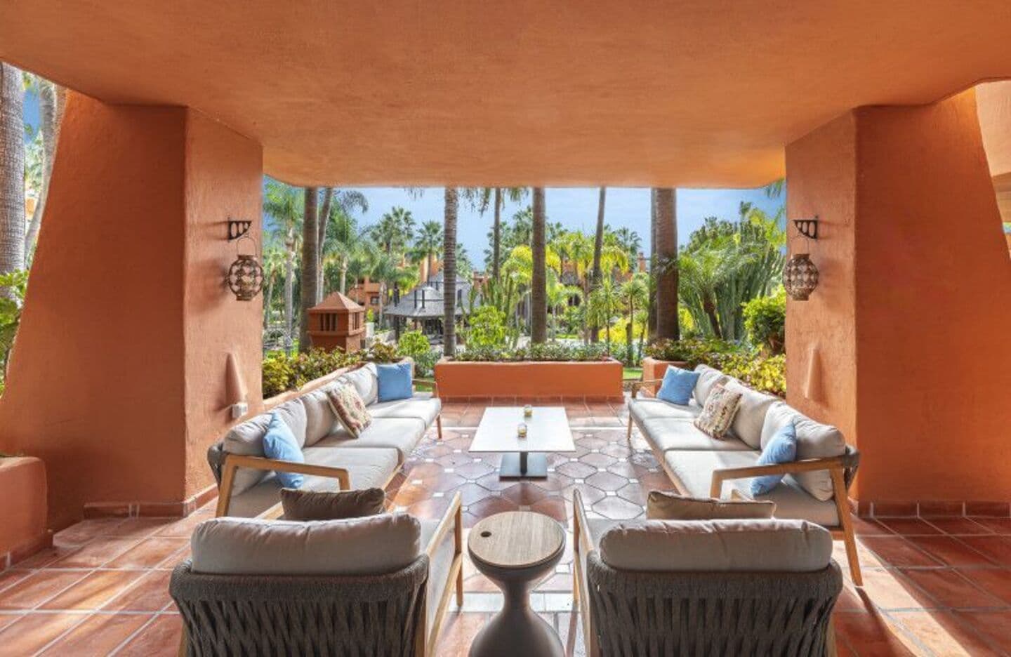 4-bedroom apartment in Nueva Andalucia