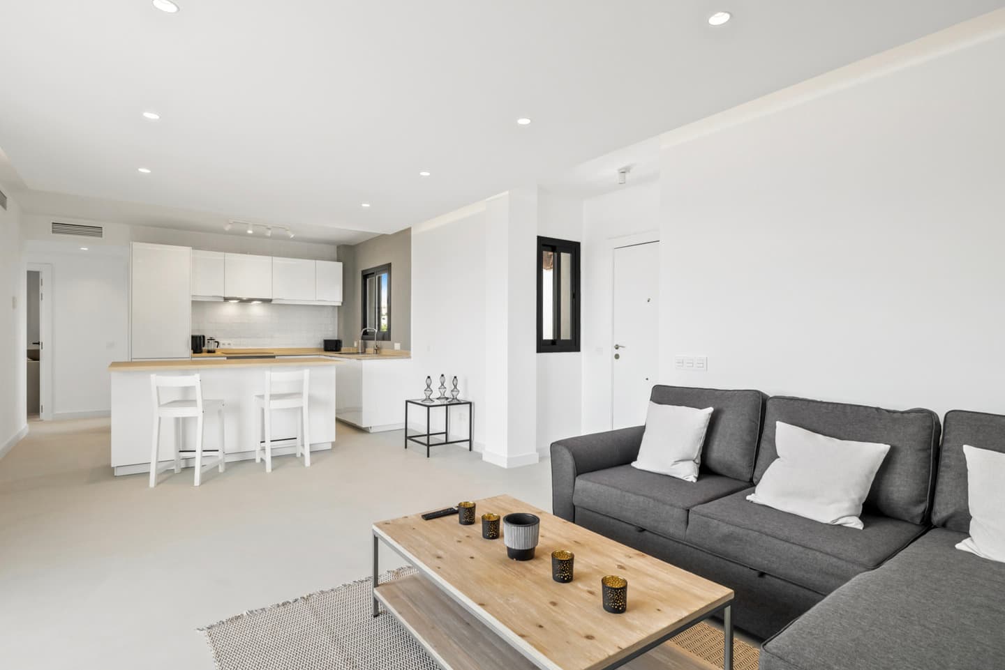 2-bedroom apartment in Elviria photo 1