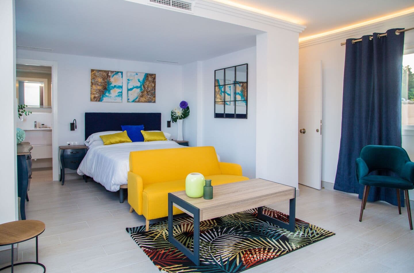 1-bedroom room in Golden Mile photo 1