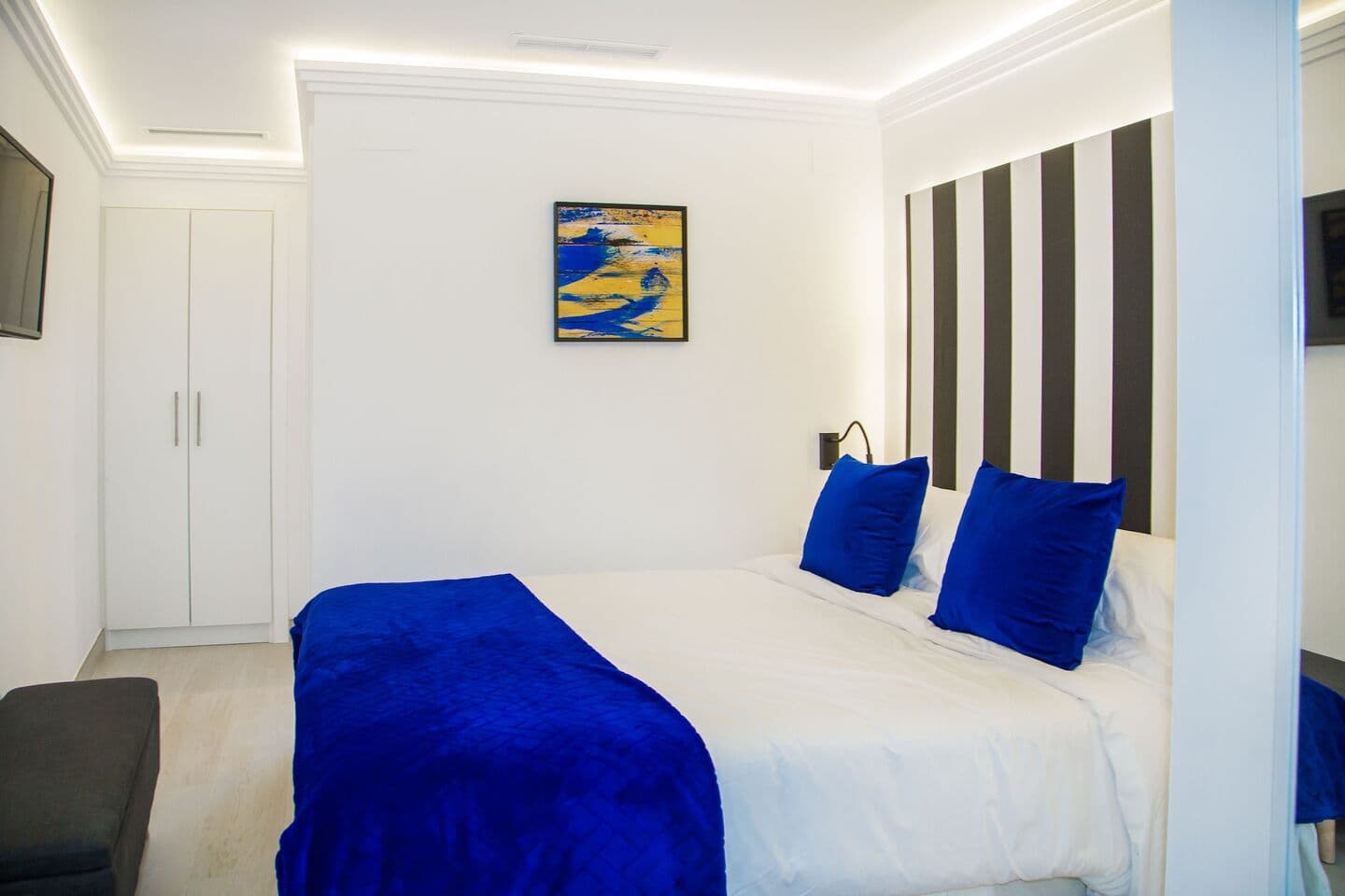 1-bedroom room in Golden Mile photo 1