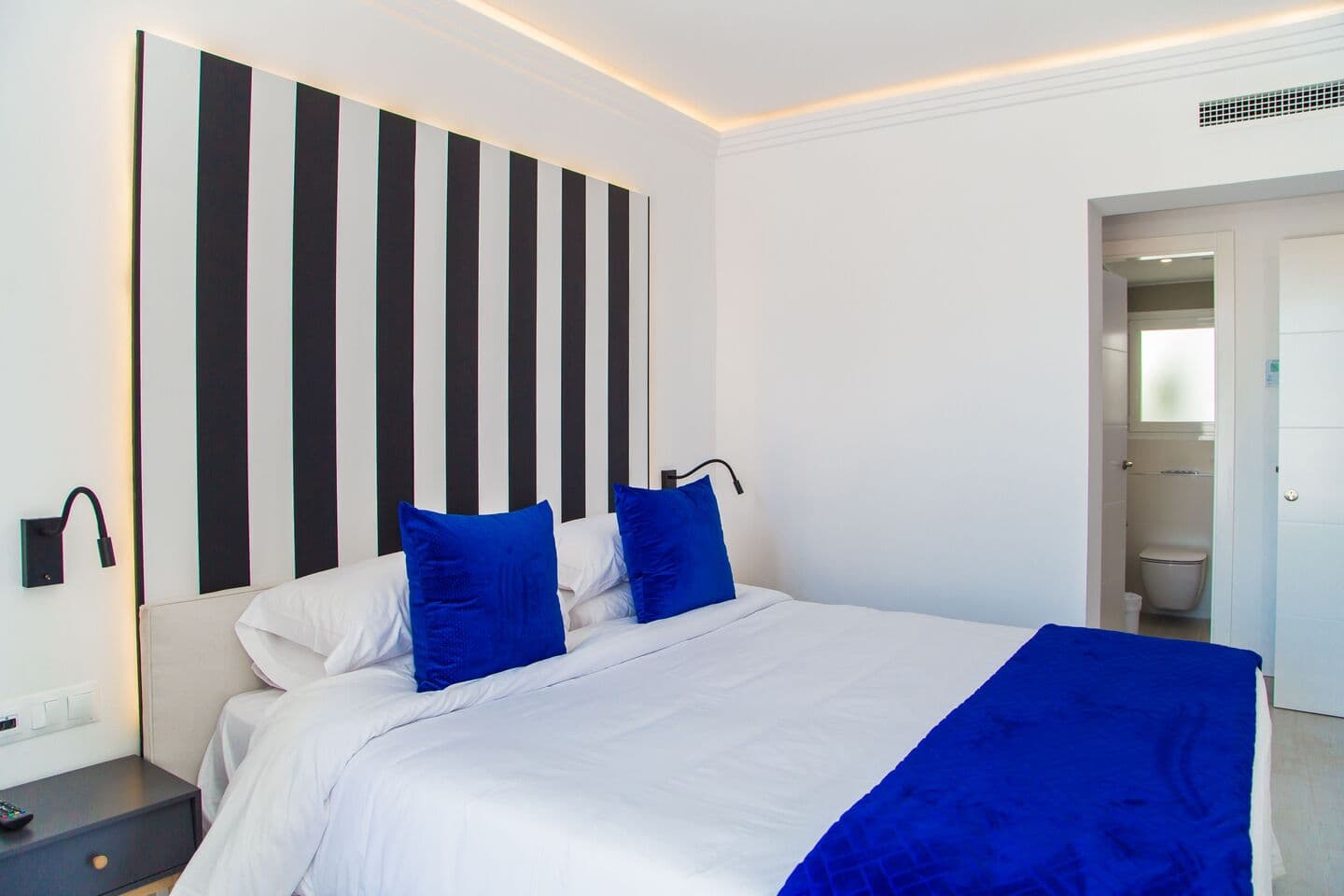 2-bedroom room in Golden Mile photo 1