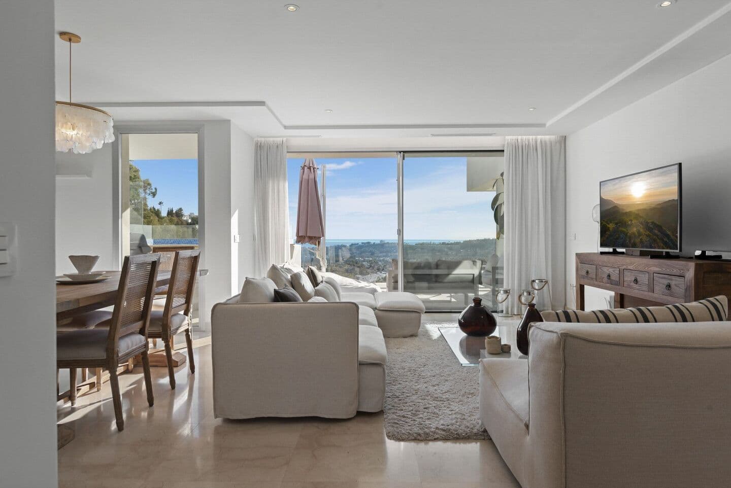 2-bedroom apartment in Nueva Andalucia photo 1