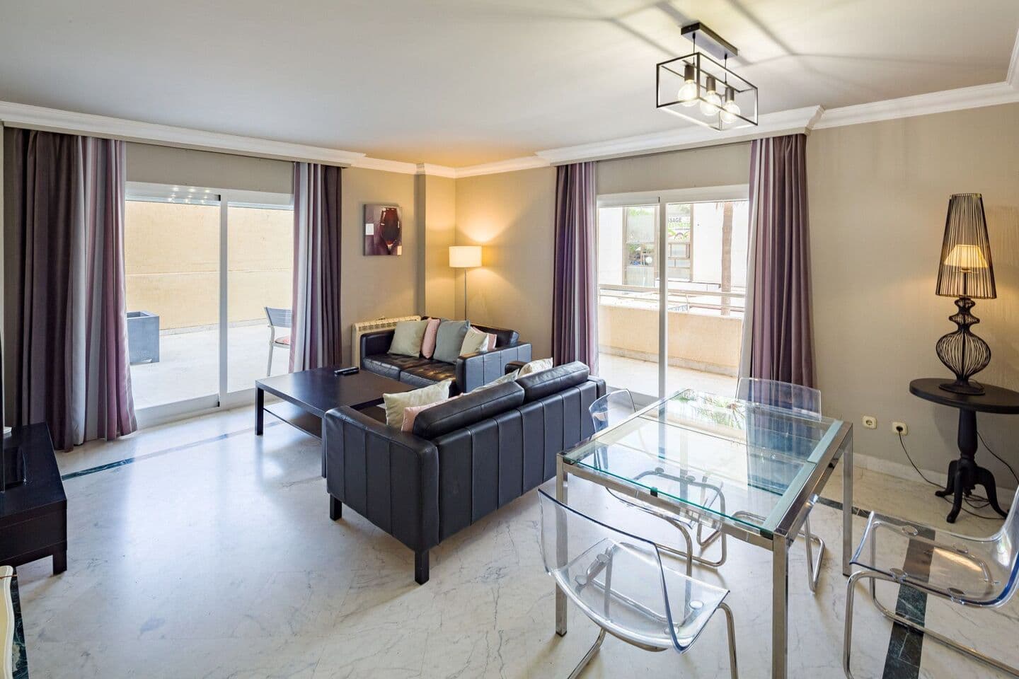 2-bedroom apartment in Puerto Banus photo 1