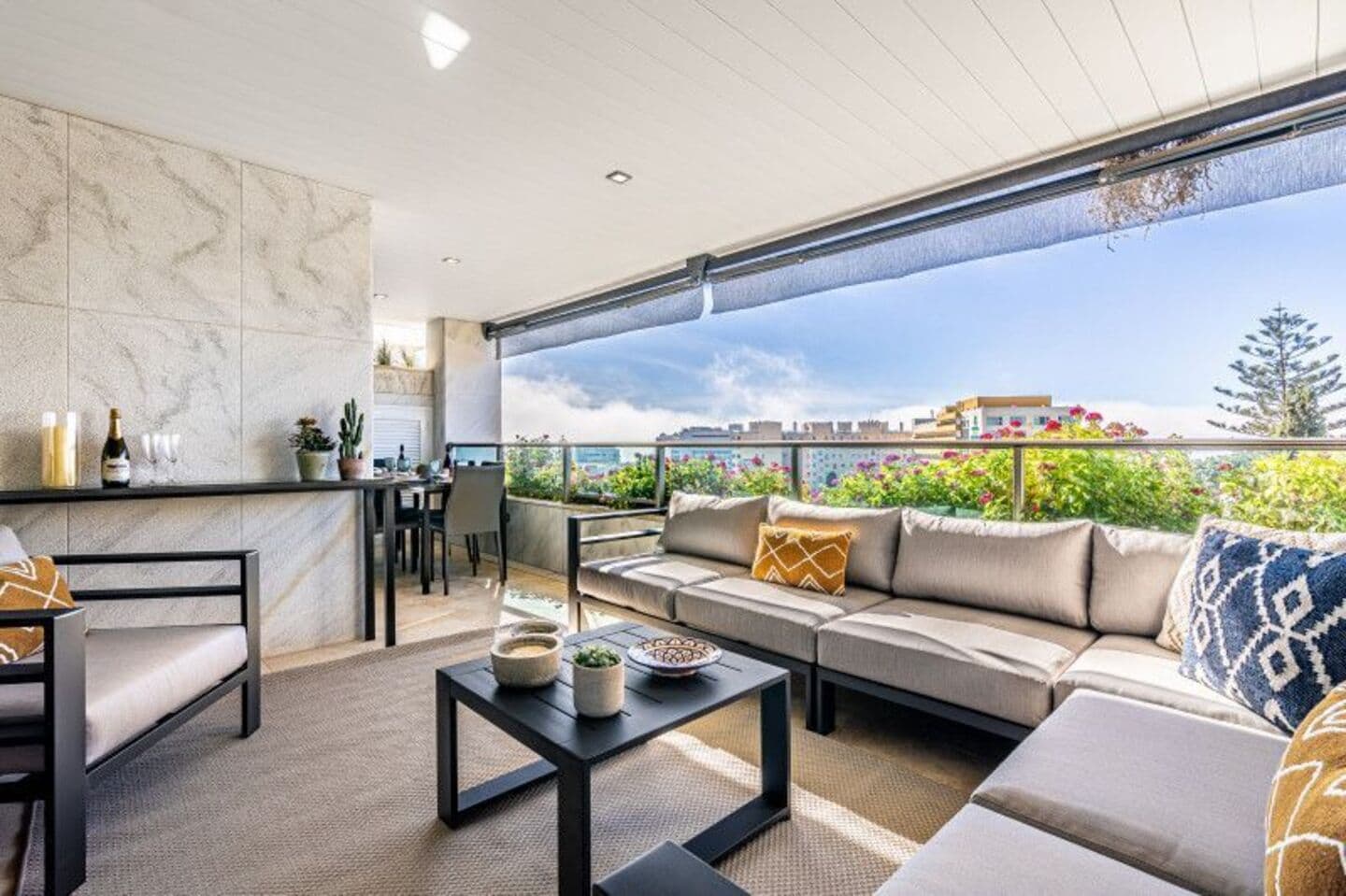 3-bedroom apartment in Golden Mile photo 1