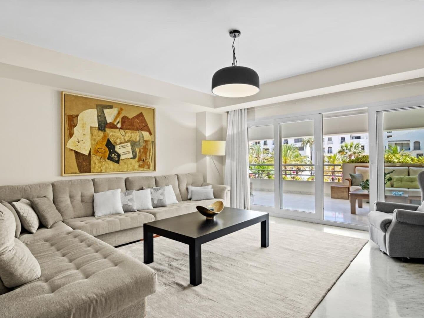 3-bedroom apartment in Playas del Duque photo 1