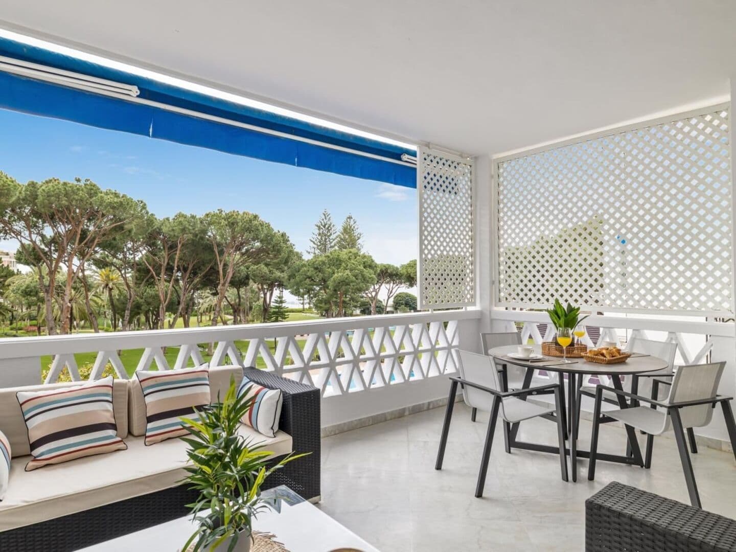 3-bedroom apartment in Playas del Duque photo 1