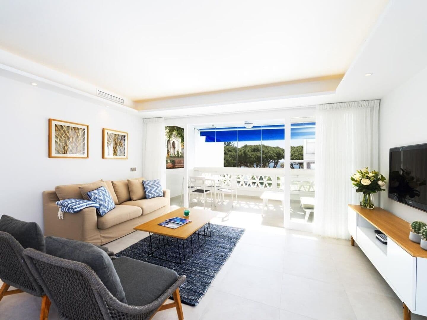 2-bedroom apartment in Playas del Duque photo 1