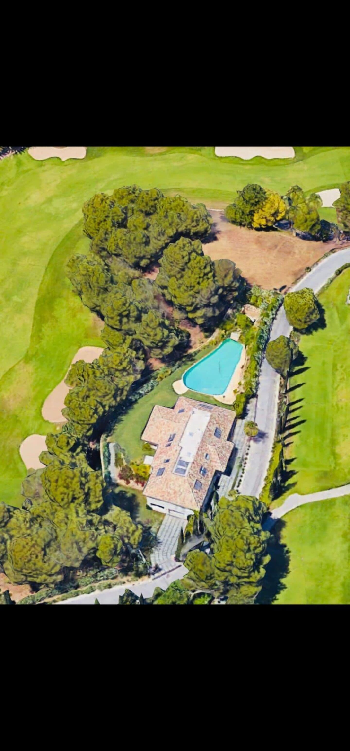 4-bedroom villa in Marbella photo 1
