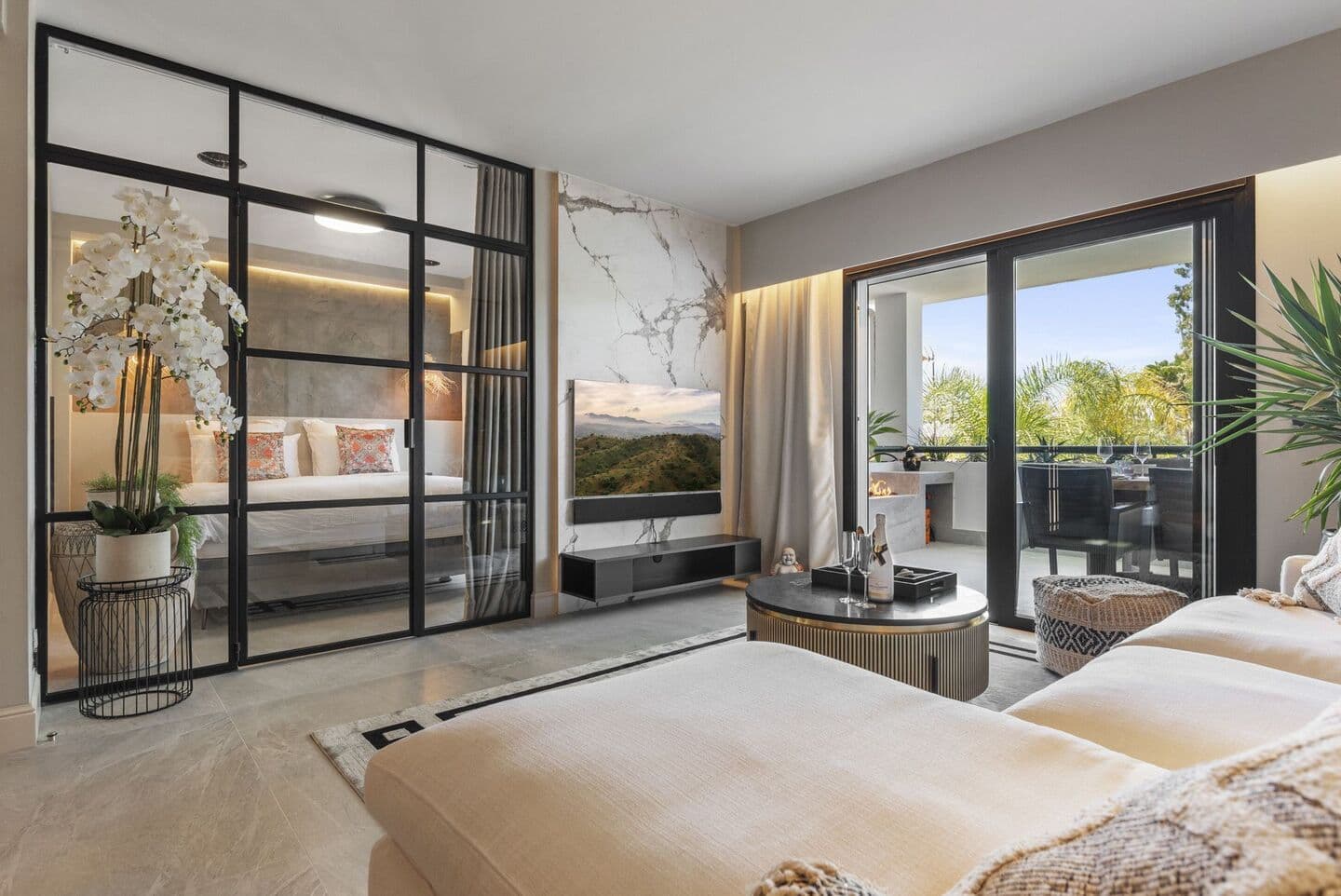 3-bedroom apartment in Golden Mile photo 1