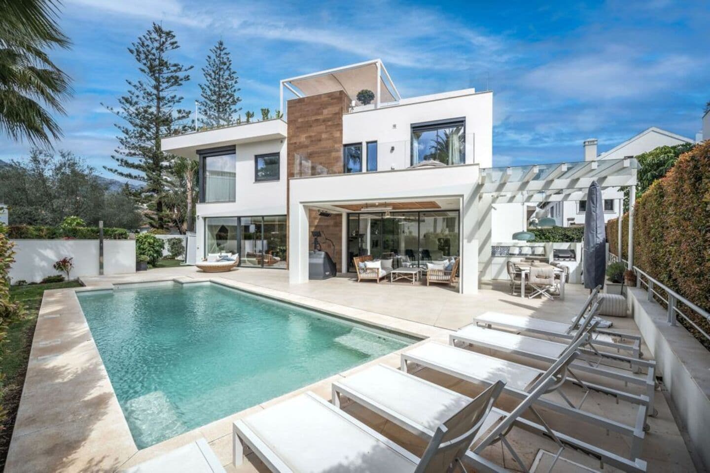 5-bedroom villa in Golden Mile photo 1