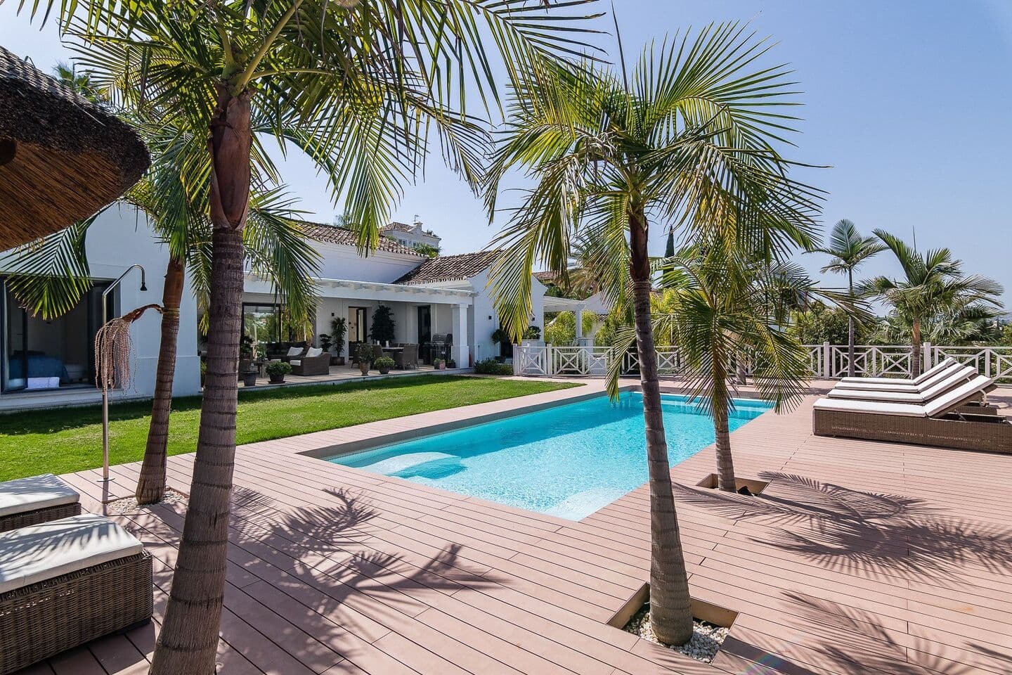 4-bedroom villa in Nueva Andalucia photo 1