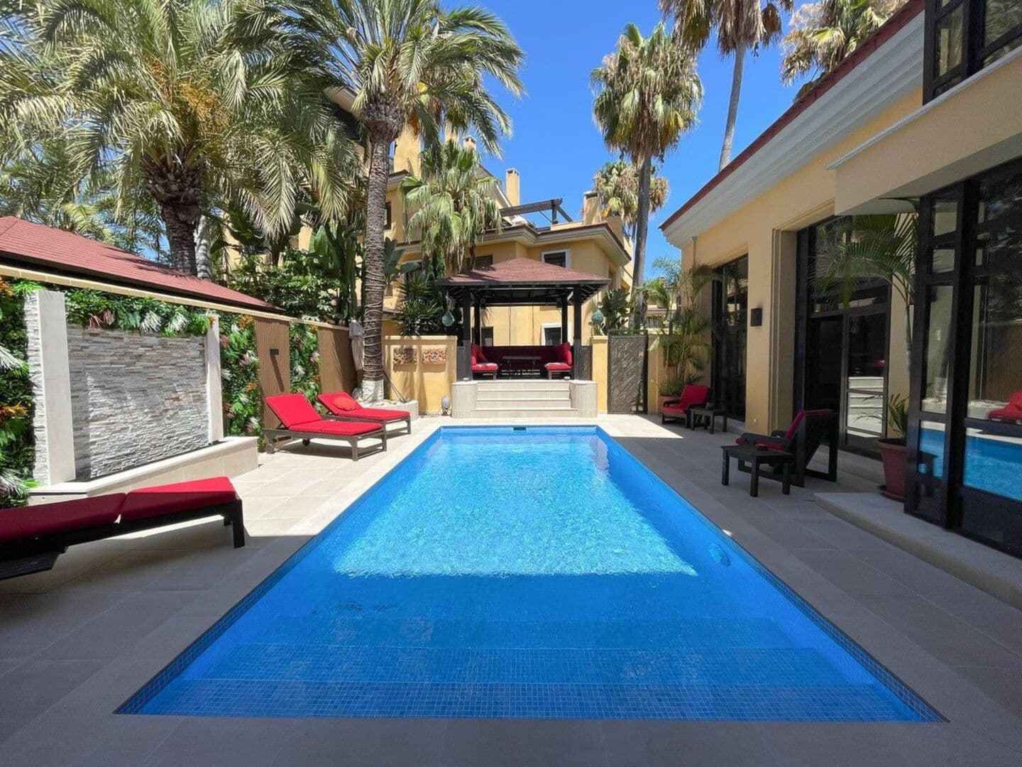 3-bedroom villa in Bahia de Banus photo 1