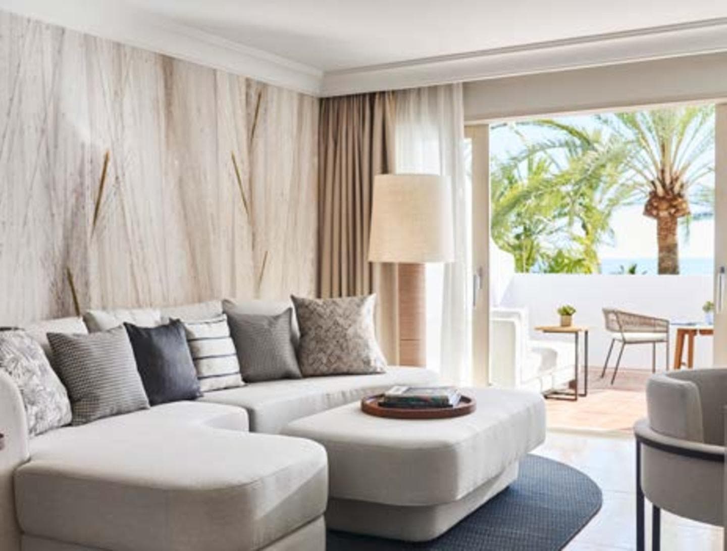 3-bedroom apartment in Marina Puente Romano photo 1