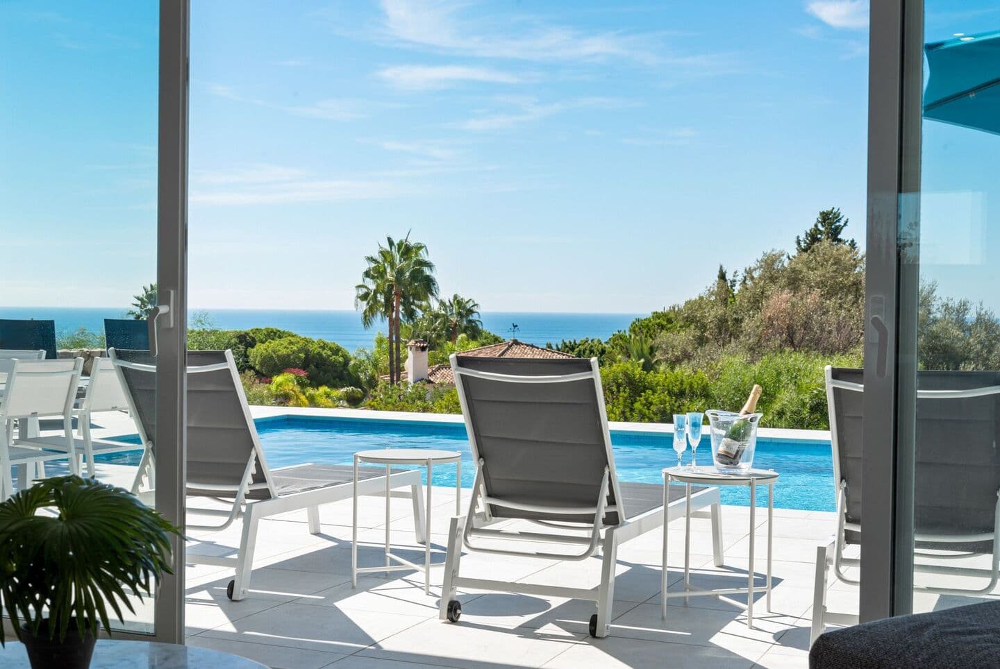 5-bedroom villa in Marbella photo 1