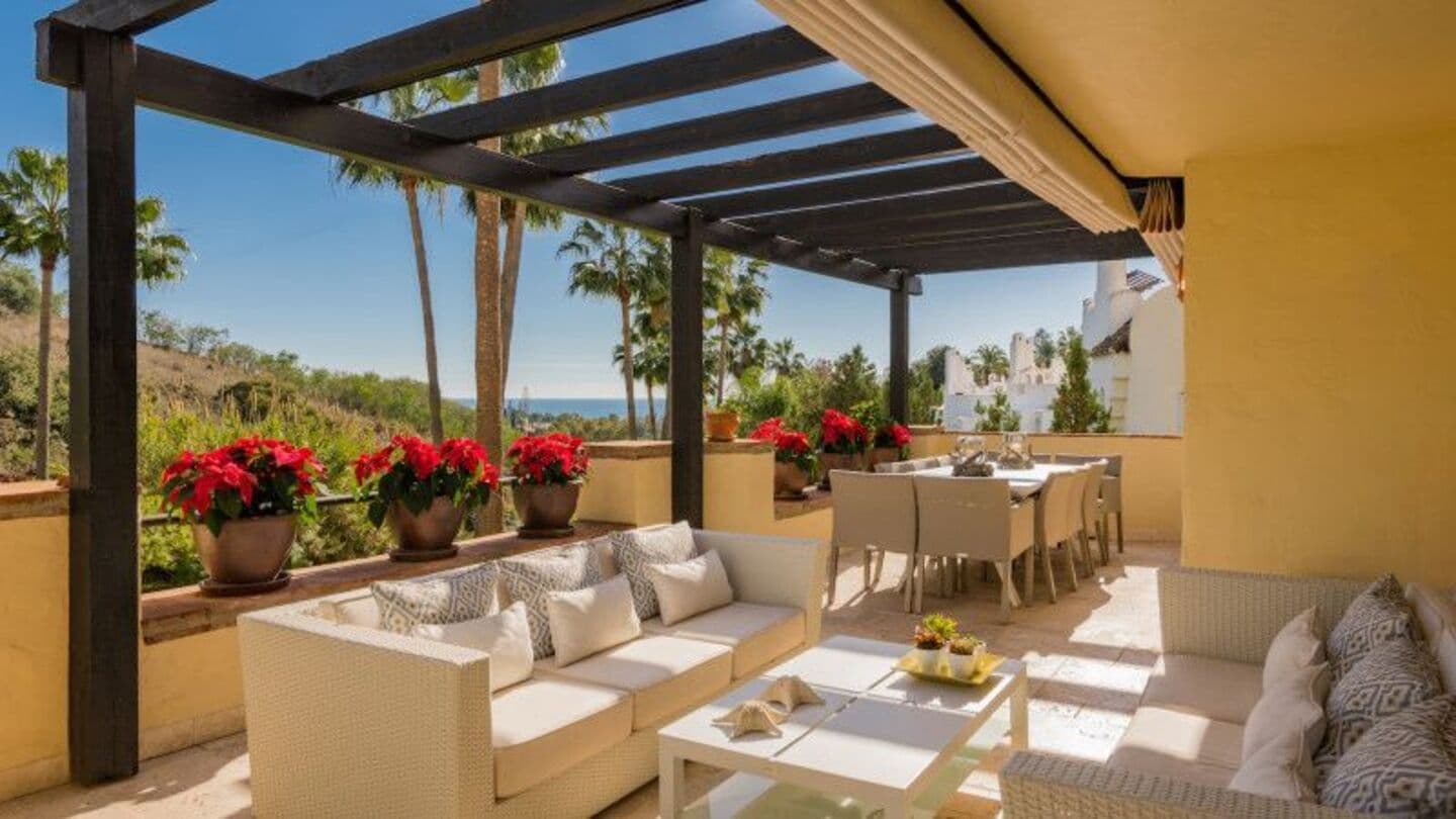 4-bedroom penthouse in Golden Mile